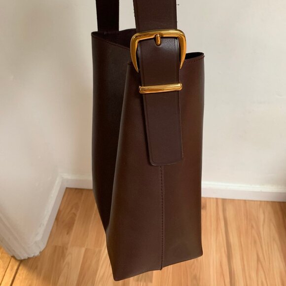 Madewell The Essential Medium Bucket Tote in Chocolate Raisin - Picture 3 of 6